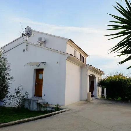 Spinelli Villa